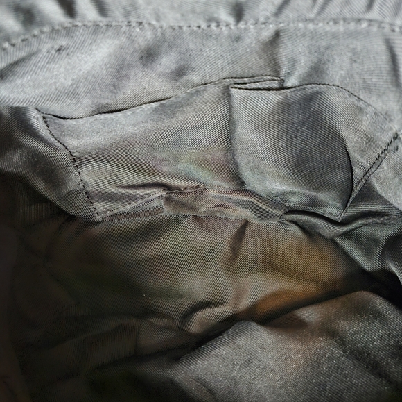 Guess graphic hand bag - Picture 7 of 11